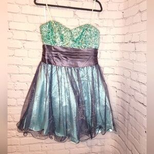 Steppin out formal dress size 14/15